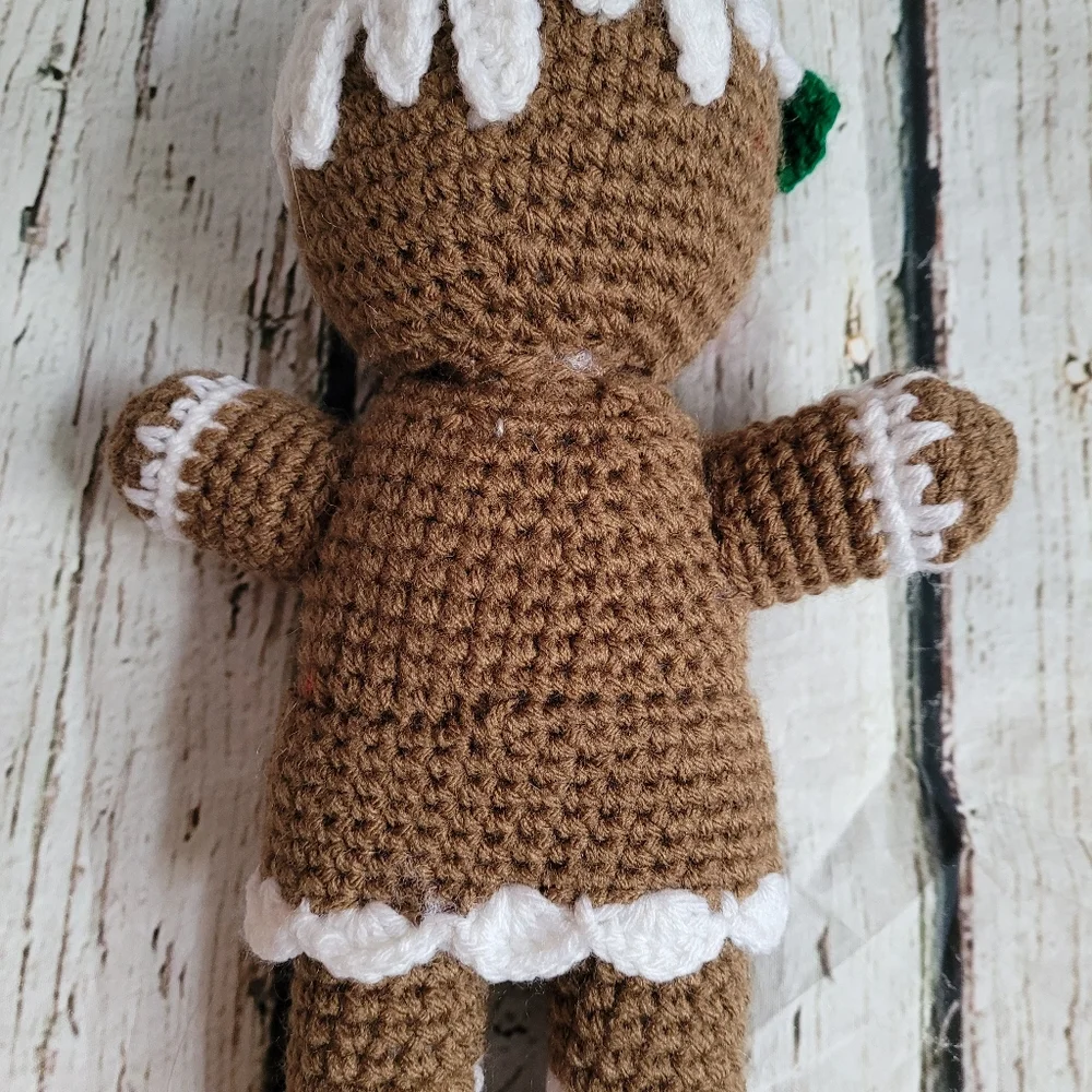 New Gingerbread Girl Christmas Amigurumi Decor - Picture 15 of 16